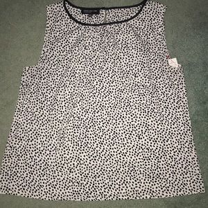 Jones New York black and white print top